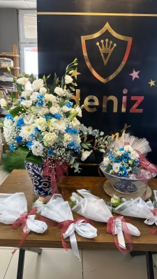 İZNİK ÇİNİLİ ÇİÇEK SETİ VE ÇİKOLATA   (ÇİNİ SERAMİKLER  DAHİL DEĞİL)